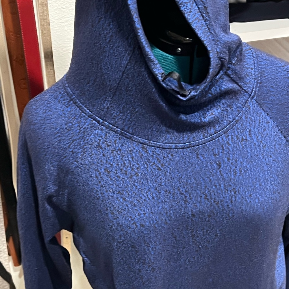 Lululemon Women's Cobalt Navy Blue Black Light Weight Hoodie Pullover Size 6